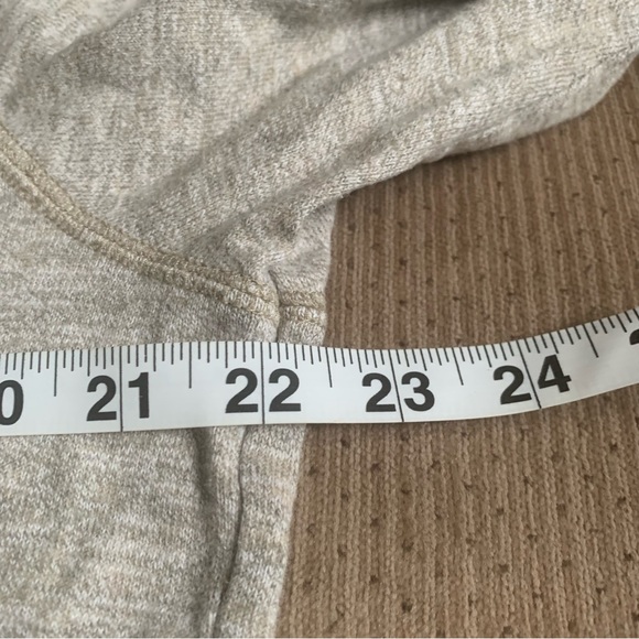 The North Face crewneck, medium - Picture 5 of 6